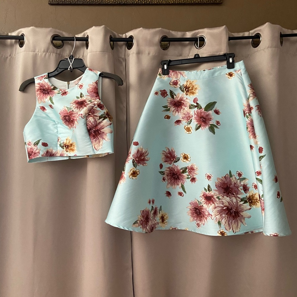 Forever 21 adorable two piece shirt and halter top - Picture 4 of 5